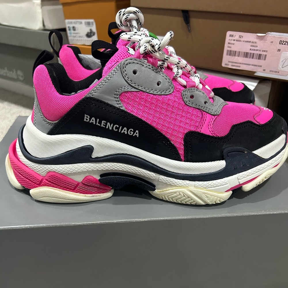 Balenciaga triple S Neon Pink